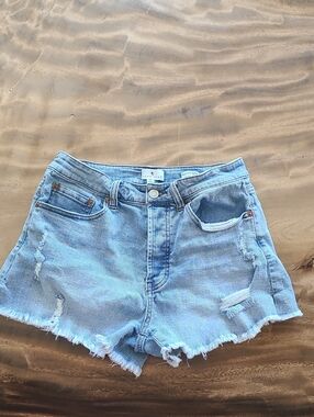True Craft Size 8 Light Blue Distressed Denim Women’s Shorts Booty